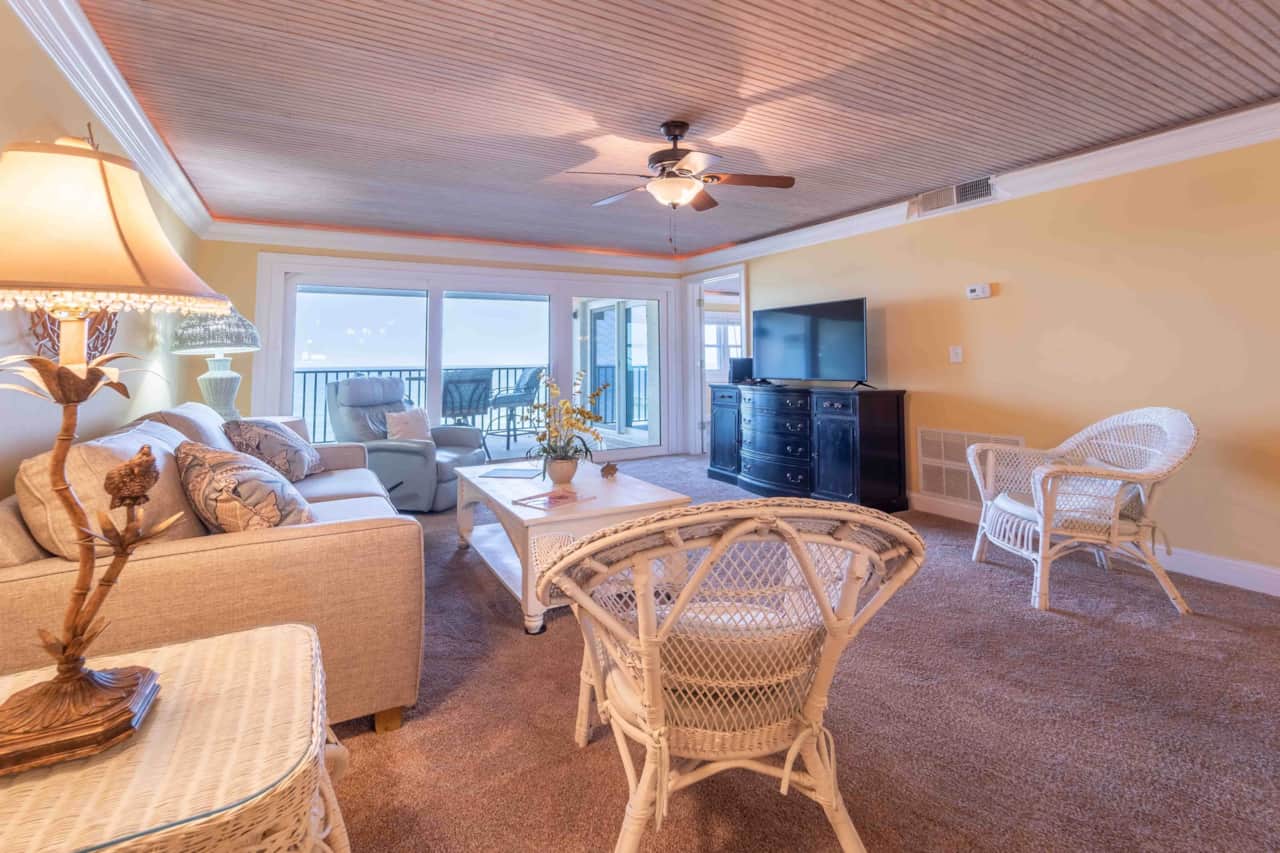 K7 Living and Dining Area View