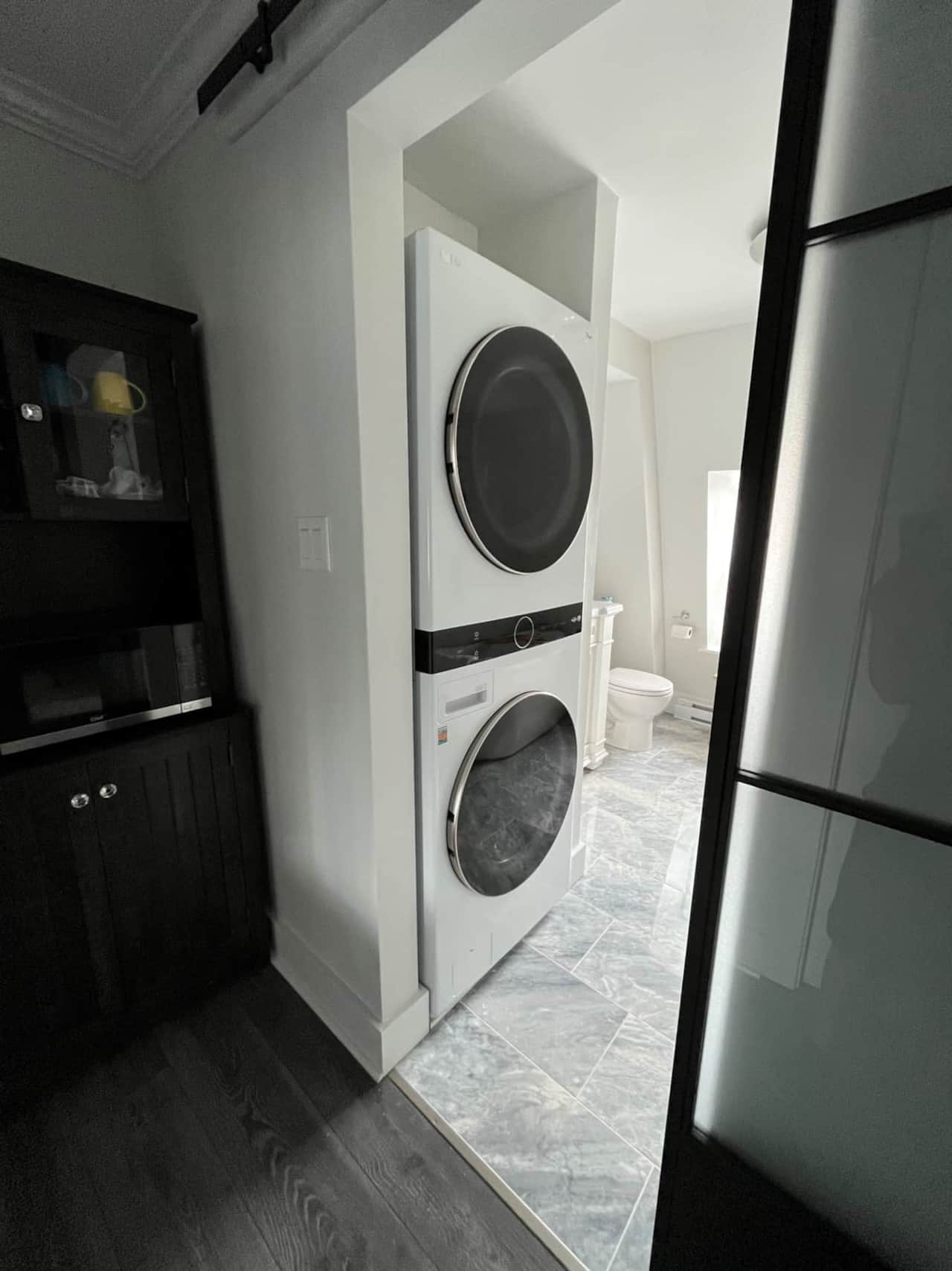 Superior King Suite, 6pc ensuite with in-suite laundry