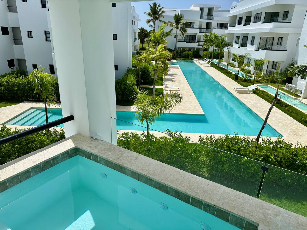 2 Bedroom Poolside Nest at ONA Residence Fast Wifi