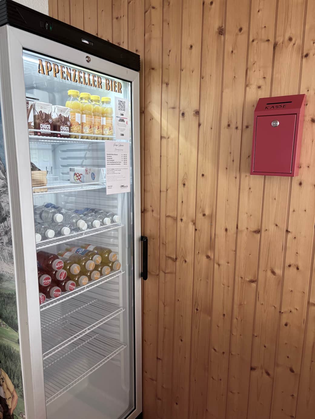 Kühlschrank im Gemeinschaftsraum Kühlschrank im Gemeinschaftsraum