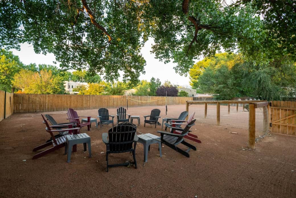 Fire Pit & Back Yard