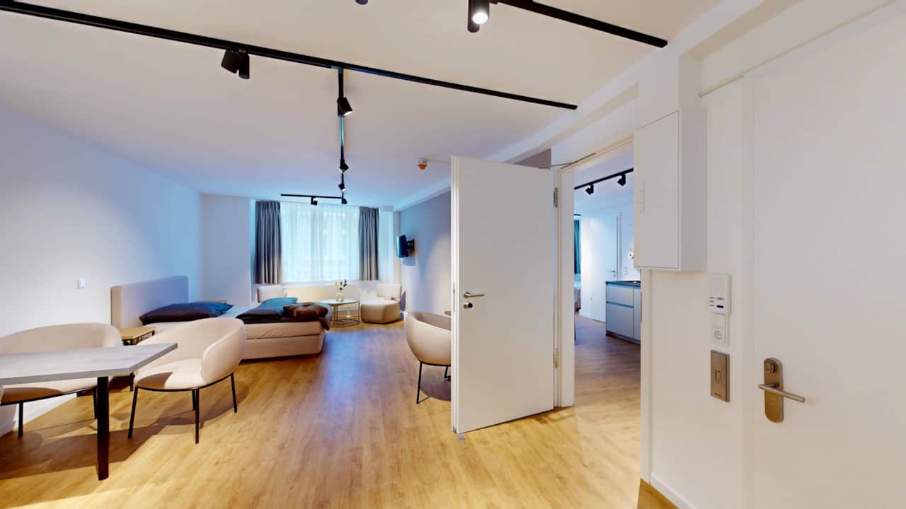 Verbindungstüre zum Apartment 4 - kombinieren Sie beide Apartments für mehr Schlafplätze