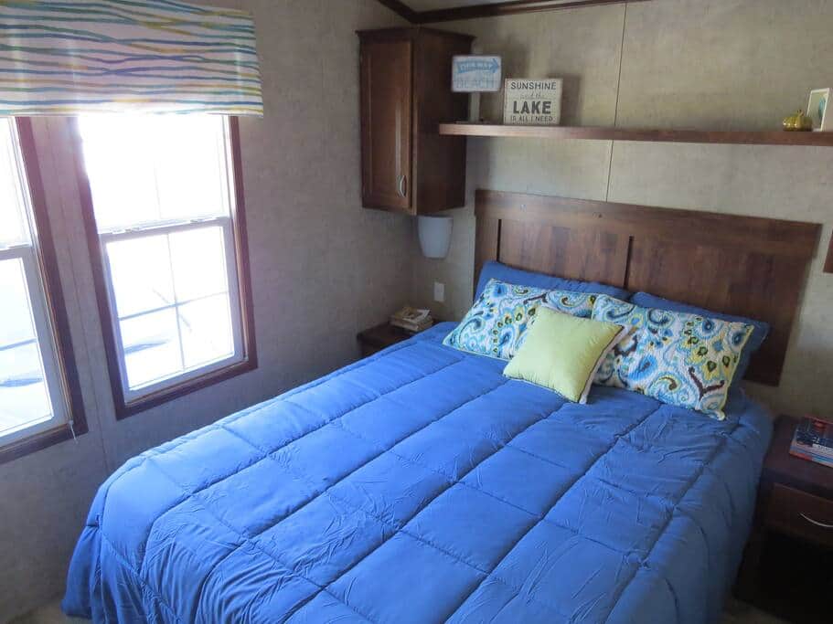 Master bedroom with Queen bed