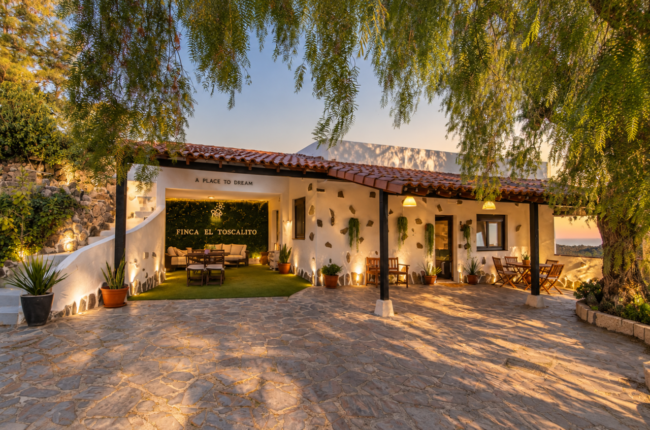 SUNSET ON FINCA EL TOSCALITO