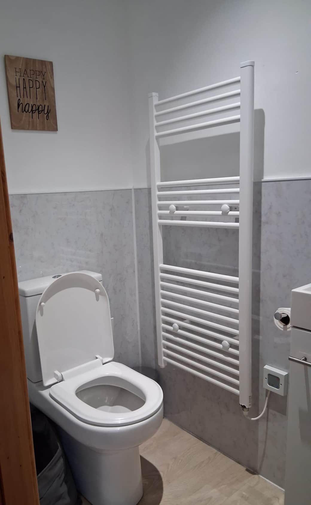 En suite bathroom 2