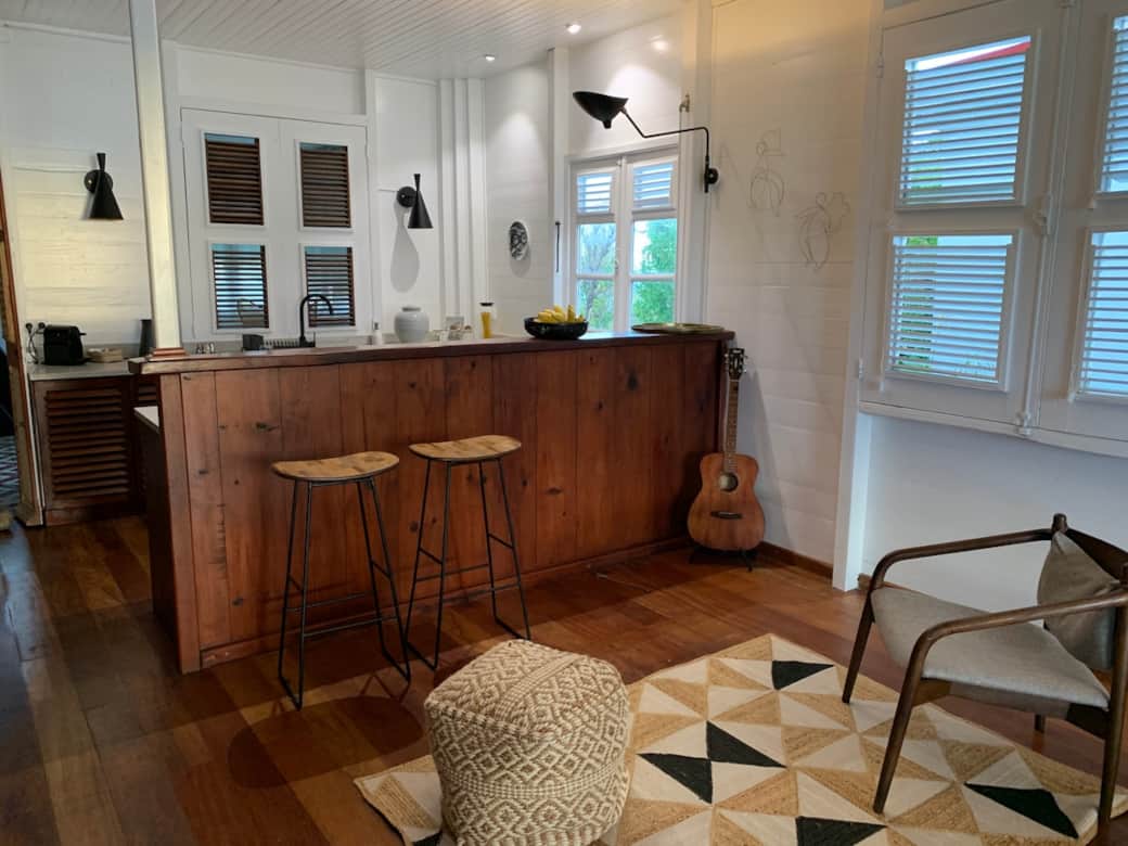 Salle et Bar sur Cuisine