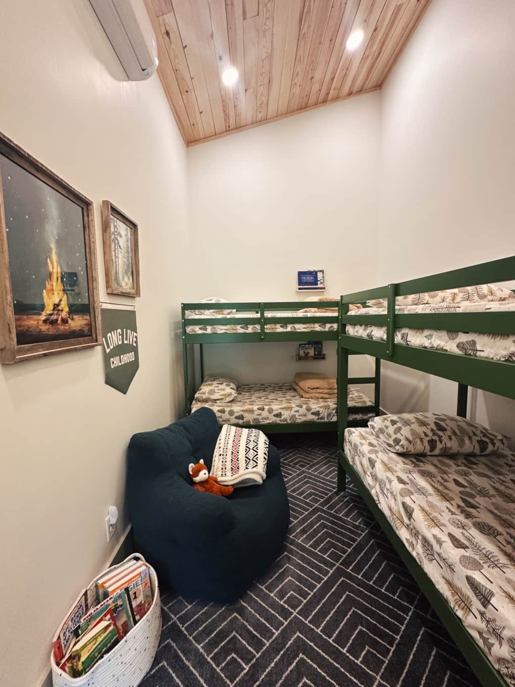 Fun, adventure-themed bunk room for kids (or childlike adults!) - sleeps 4 Fun, adventure-themed bunk room for kids (or childlike adults!) - sleeps 4