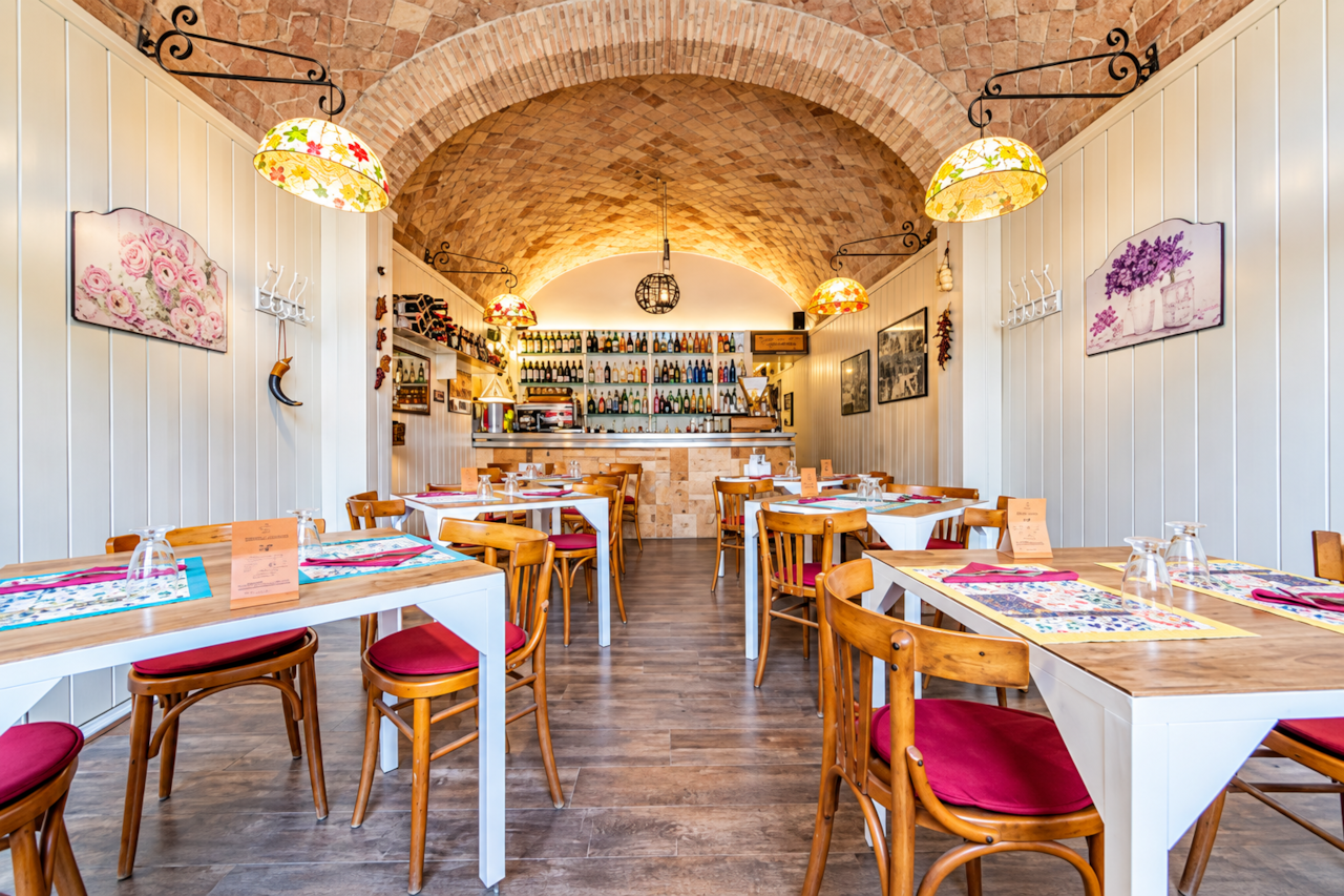 La Pergoletta Small Dining Room