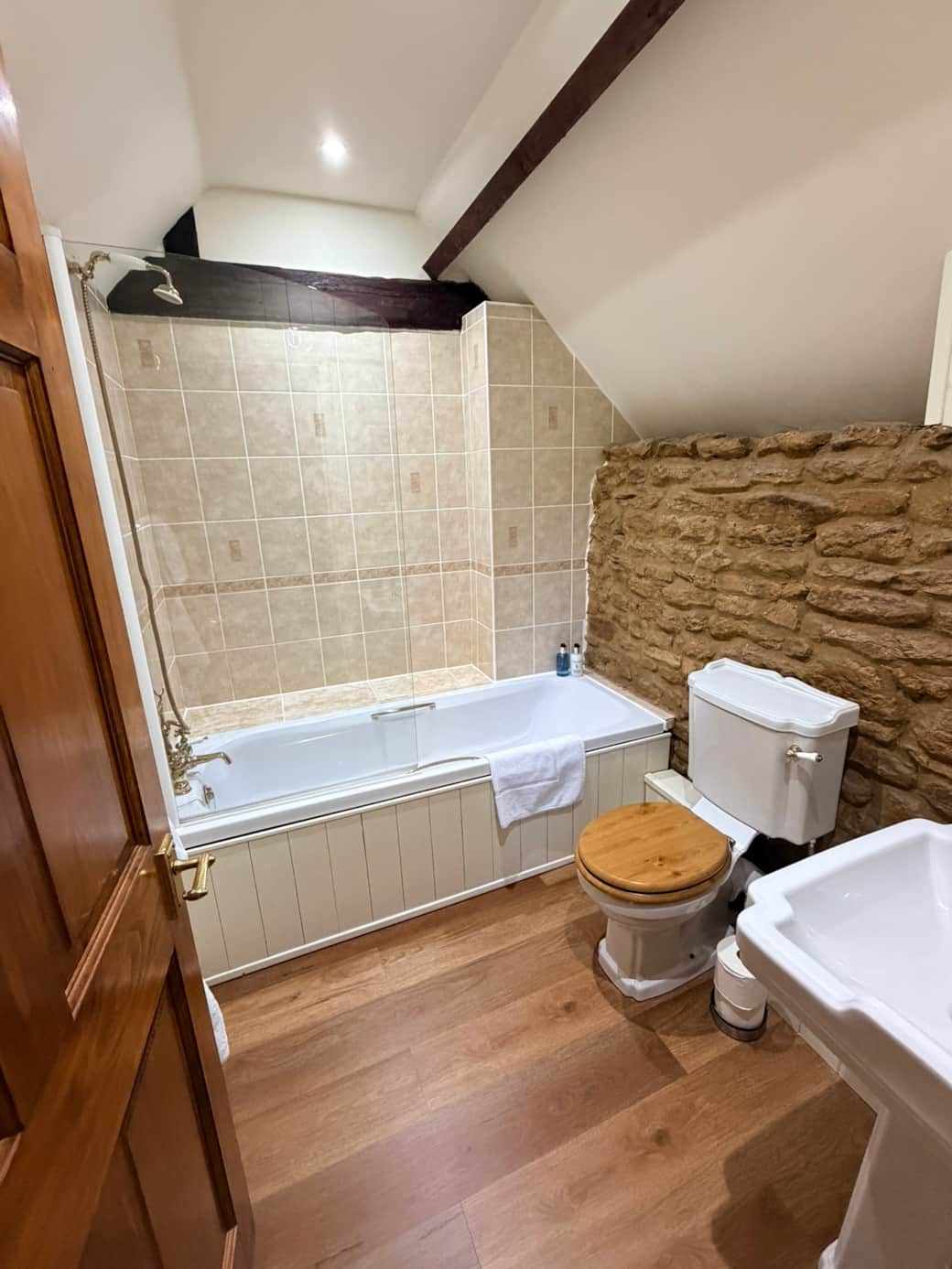 Private ensuite bathroom for bedroom 2