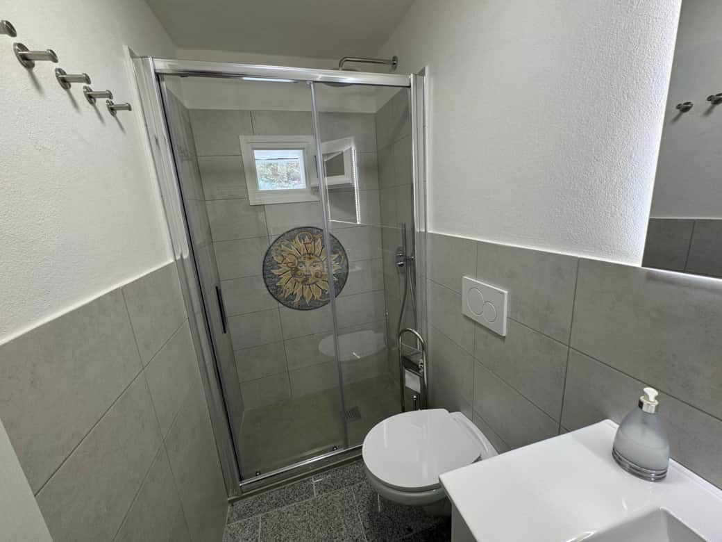 NEU AB SAISON 2024: EG Bad Dusche, WC ...