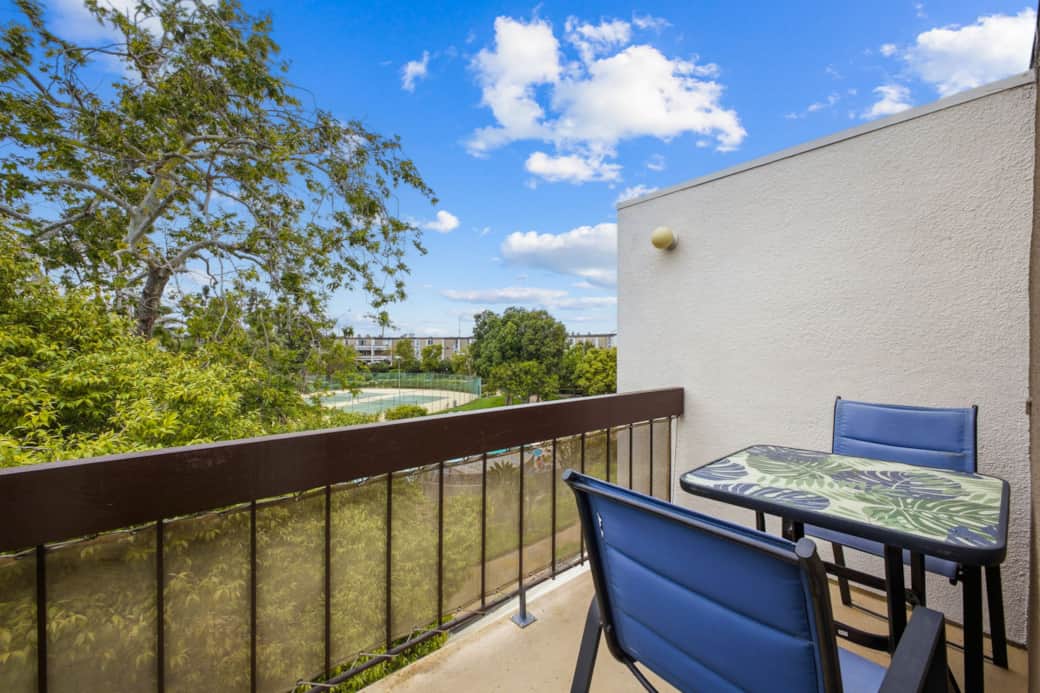Balcony w/ Views - Seating Area