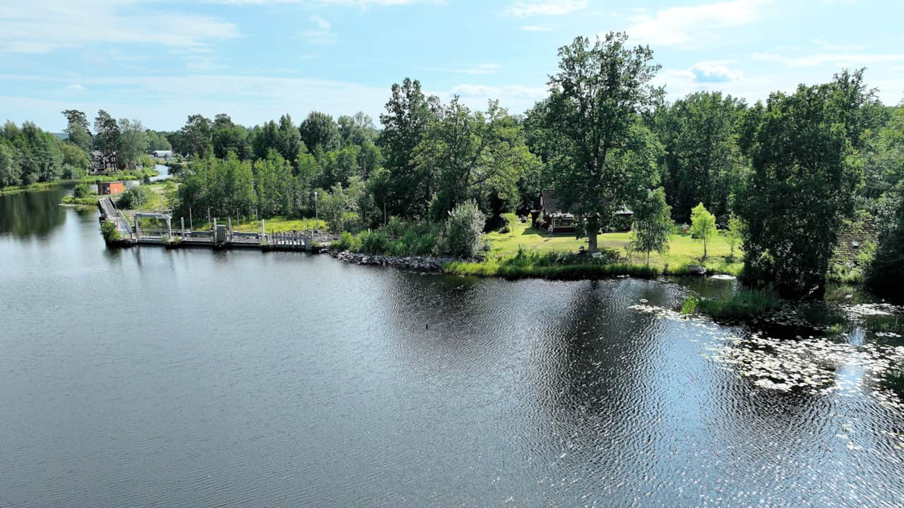 Ferienhaus Emålund vom Wasser aus gesehen