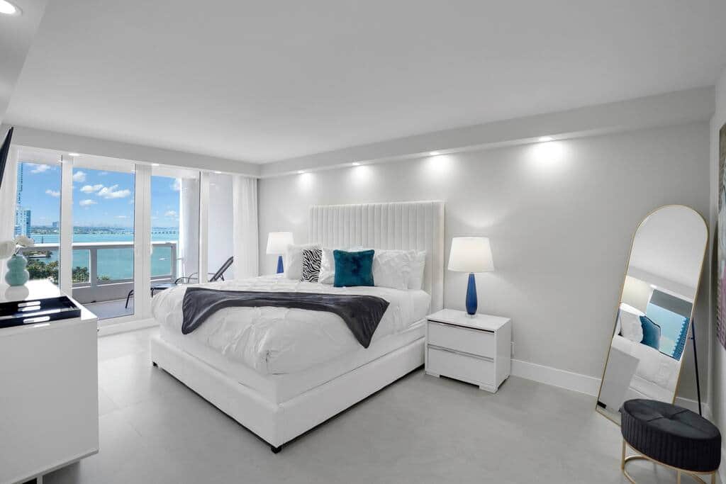 Master bedroom, king bed, Roku streaming tv, balcony access, walk in closet, private master bathroom