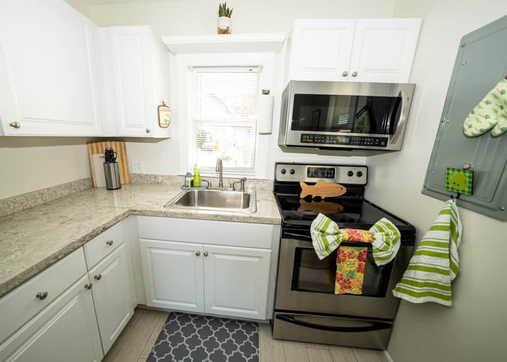 Full kitchen. All essentials included and a Keurig coffee machine. 