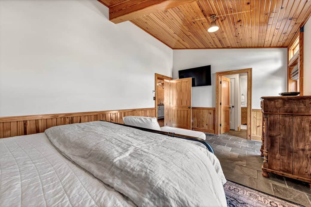 King Bedroom