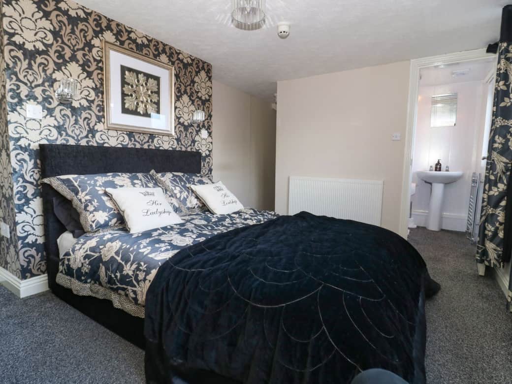 Bedroom 6 Bedroom 6