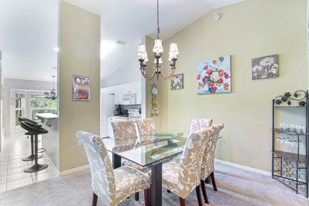 Dining Room Table with seating for 6