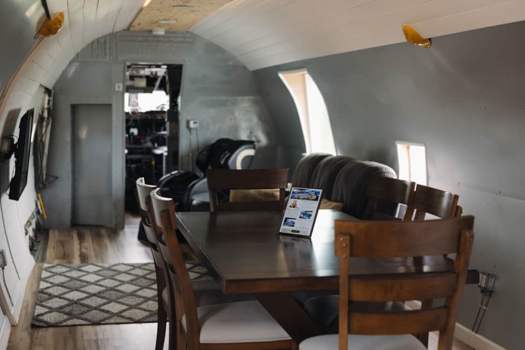 Living room/dining area