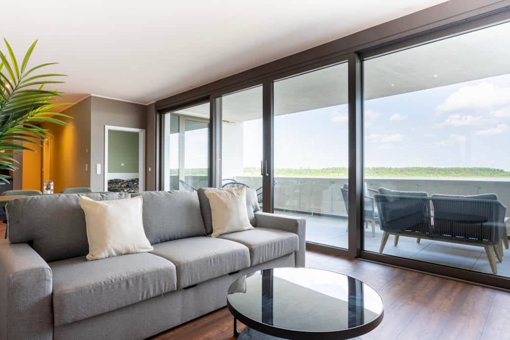 Hafen 6 Ap. 7, Wohnzimmer und Loggia/Balkon