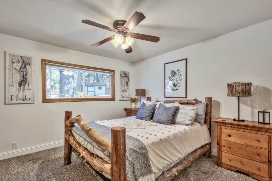 Guest bedroom with queen size bed Guest bedroom with queen size bed
