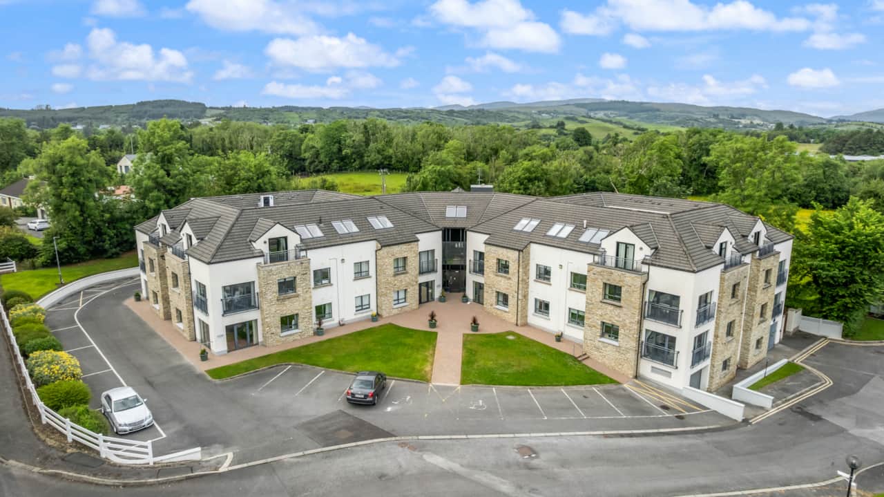 Mill Park Apartment Complex