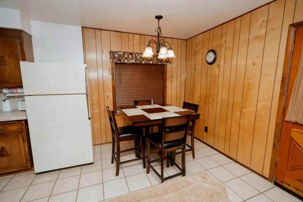 Cabin 5 Dining Room