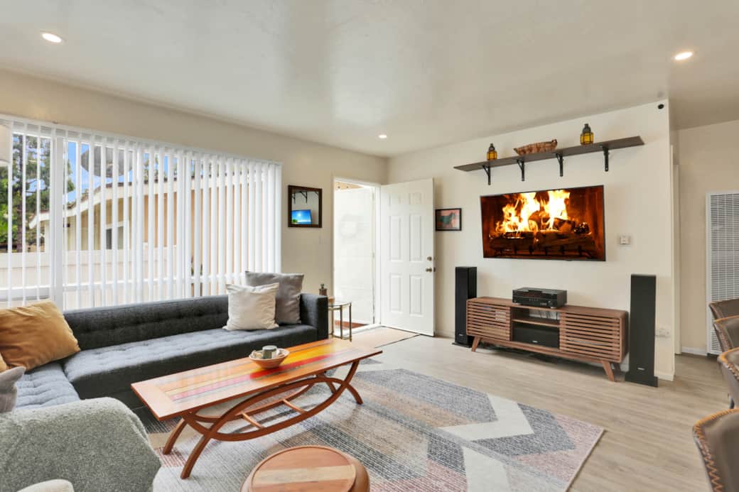 Living Area w/ SMART Tv Living Area w/ SMART Tv