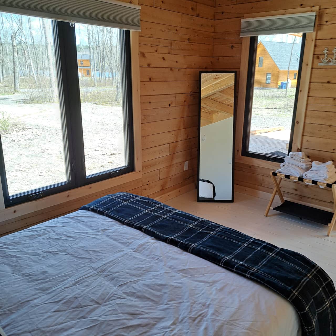 Master Bedroom (3)