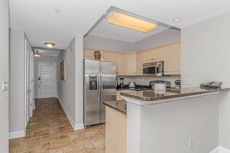 Kitchen Counter/Breakfast Bar Area.