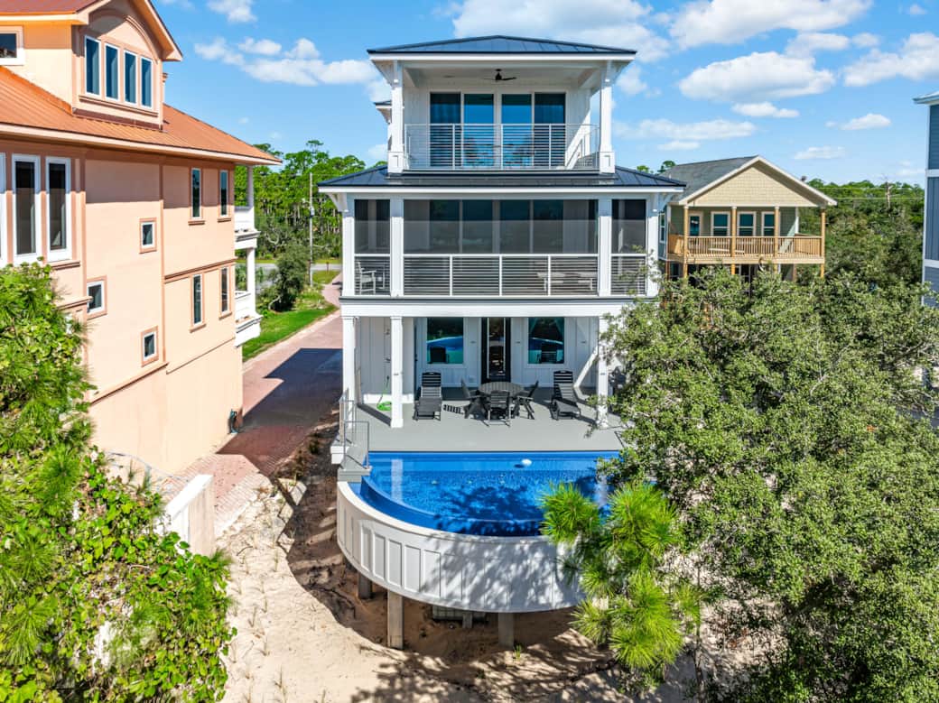 Three waterproof decks of outdoor space 