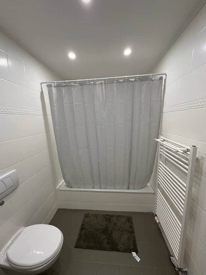 Bathroom with bathtub Bathroom with bathtub