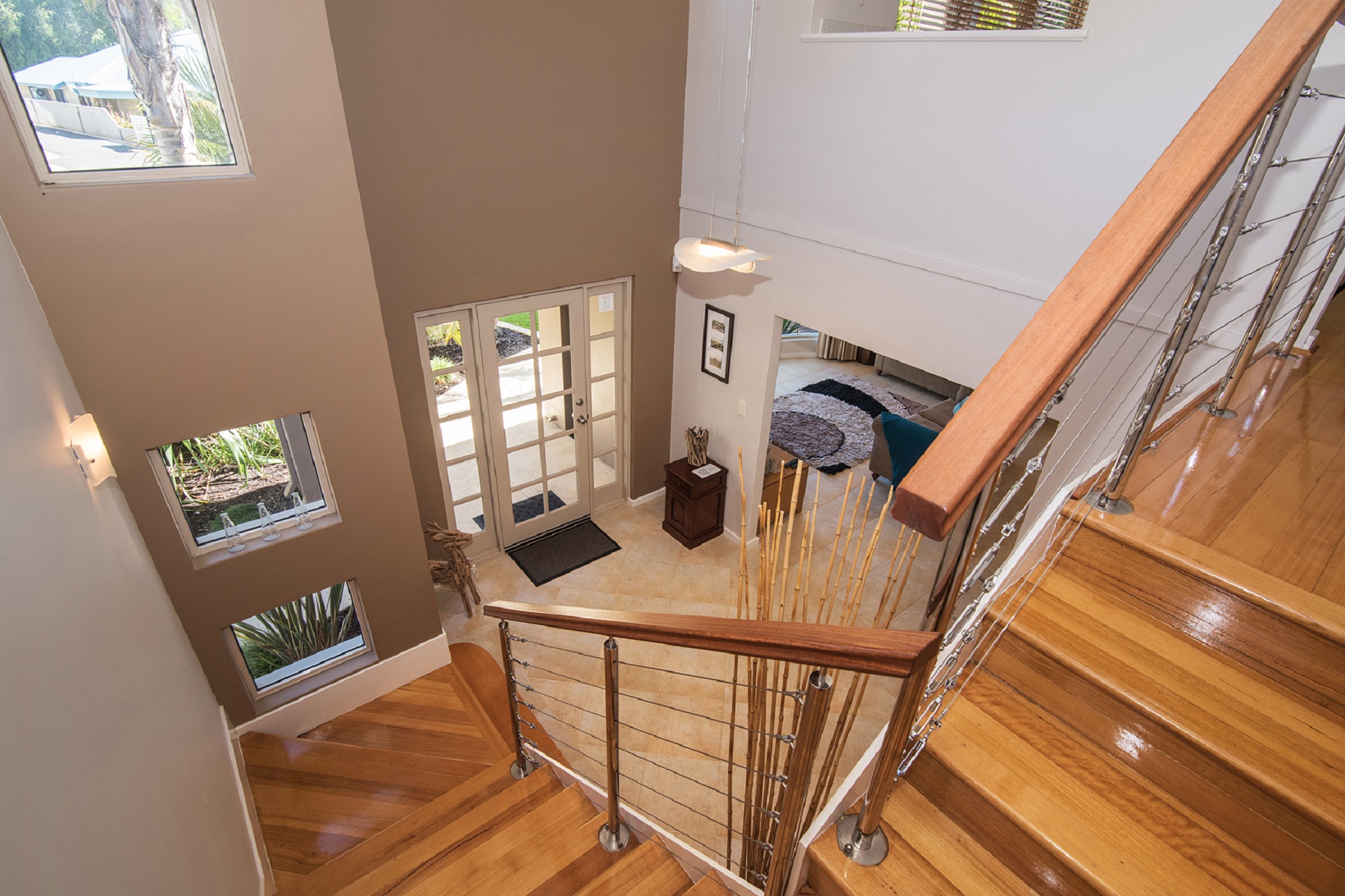 ENTRANCE & STAIRCASE