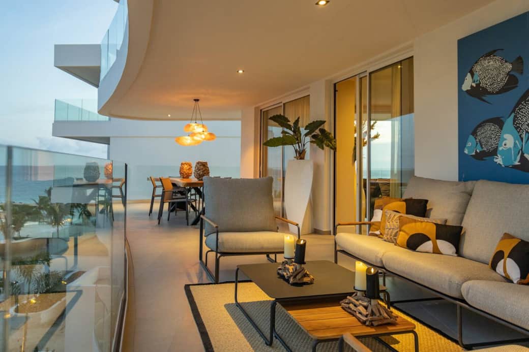 Sunset & Soft Lighting  – As the sun sets, the terrace transforms into an even more magical space, with the lights creating a warm and inviting atmosphere.