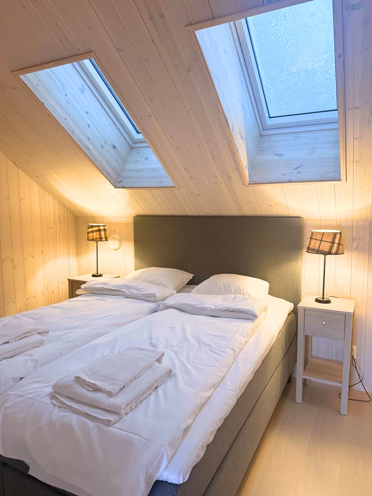 There are 2 double bed rooms.