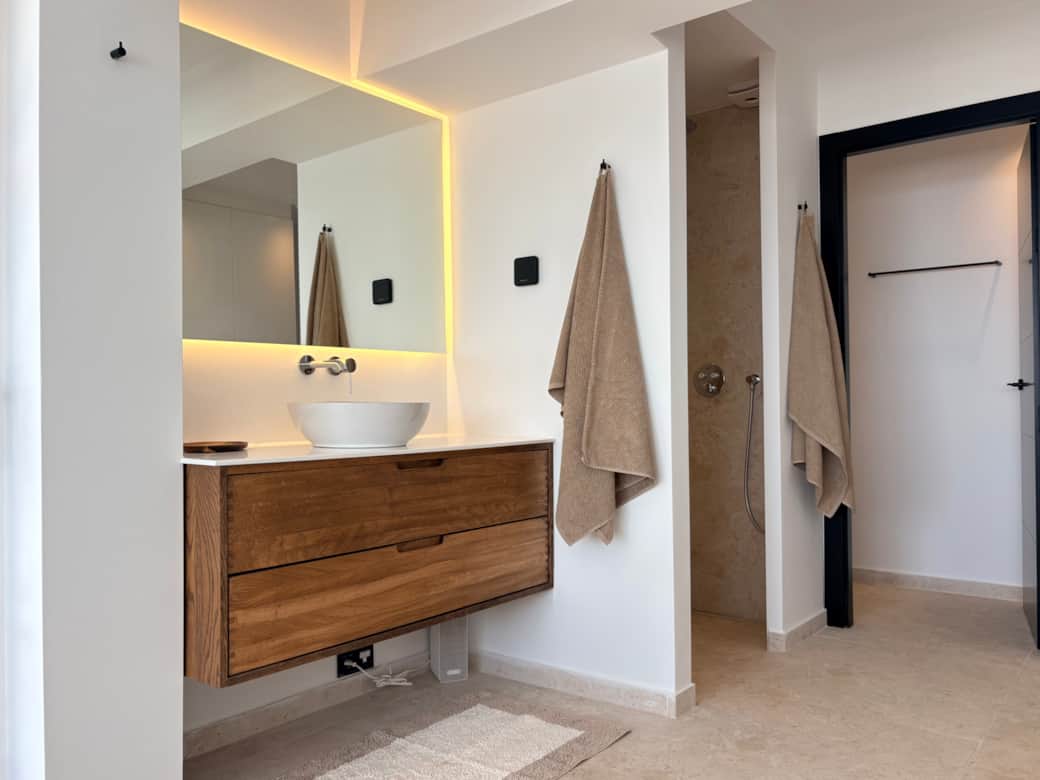Room 1