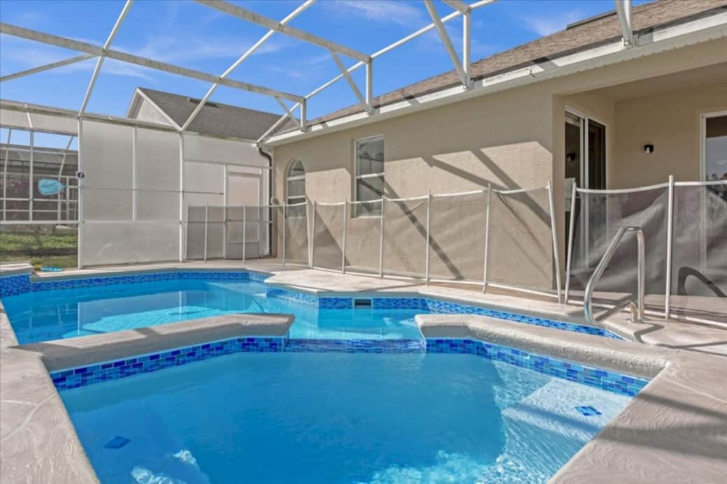 Child safety fence can be removed