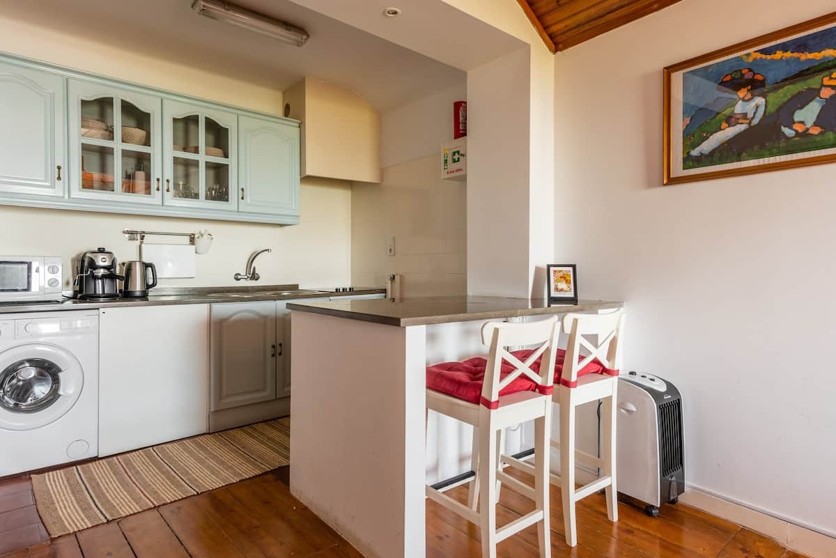 Kitchenette with dining area
