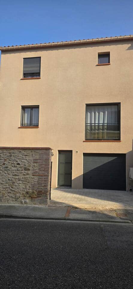 Façade moderne avec entrée privative