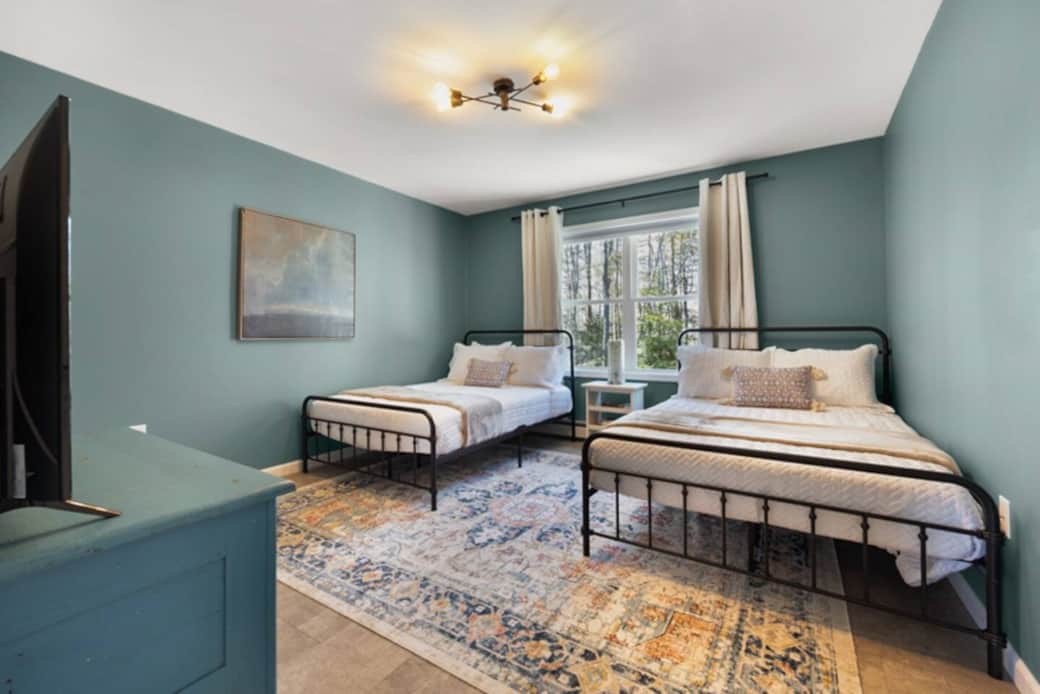 2 Full Bedroom