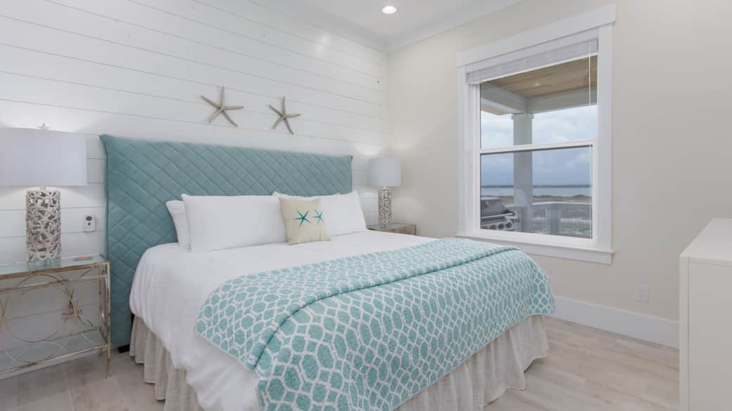 King Bedroom (Back)