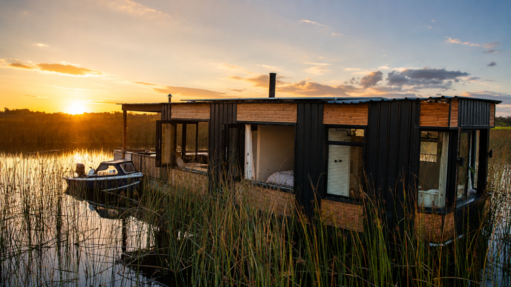 Floating Cabin - Reachable Only by Boat Floating Cabin - Reachable Only by Boat
