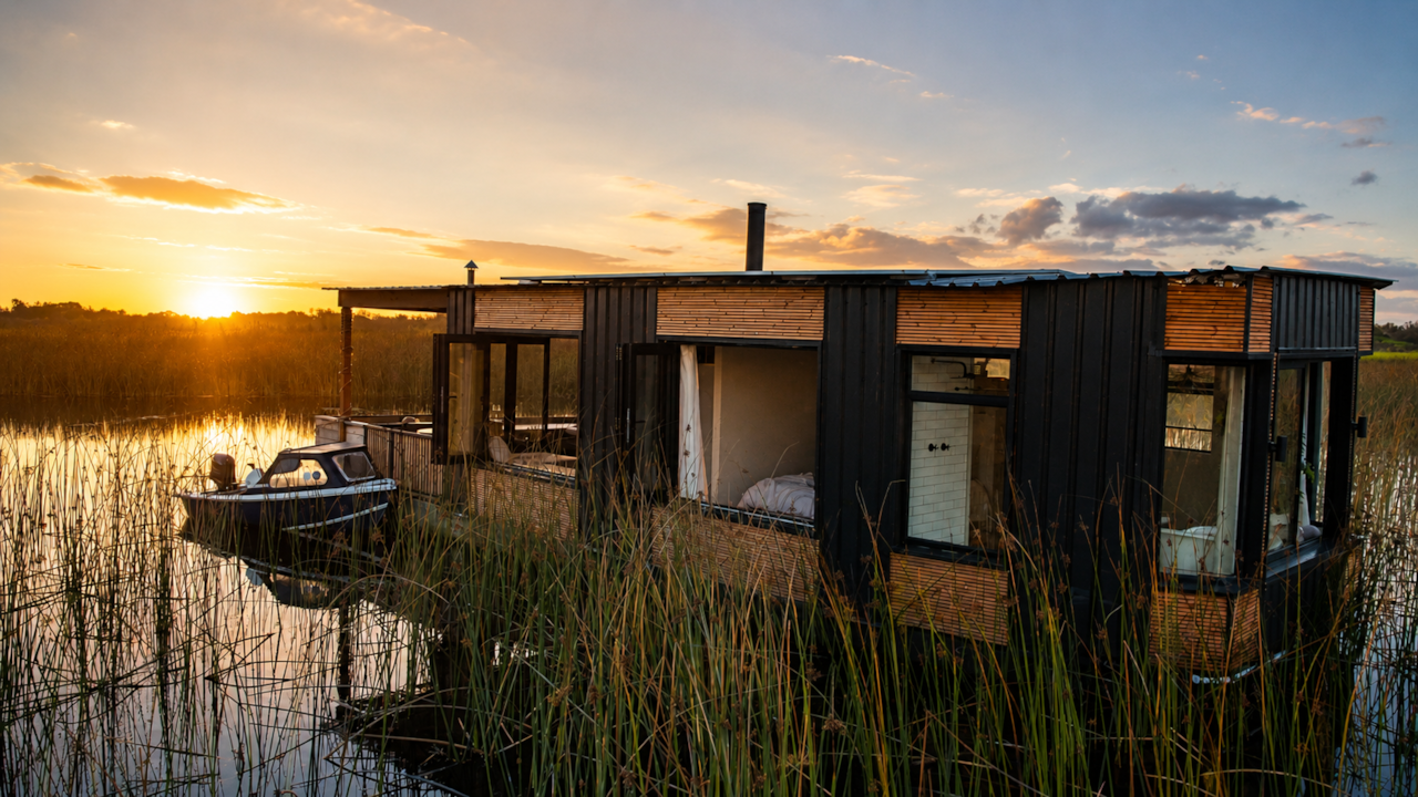 Floating Cabin - Reachable Only by Boat