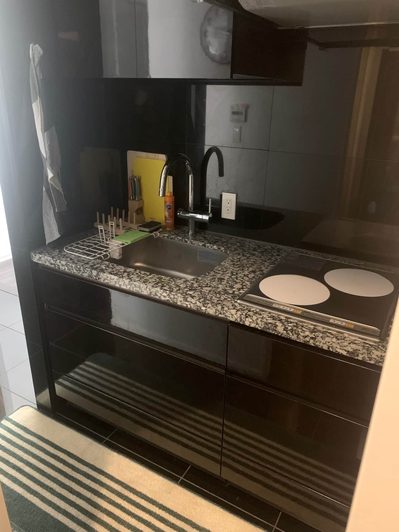 Kitchenette| Stylish and  Modern| Tokyo Family Stays | Conoe Sanbancho | Chiyoda Tokyo |