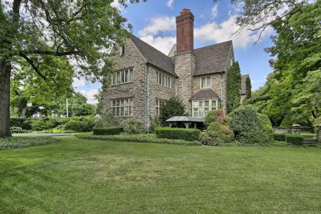 Side Lawn West