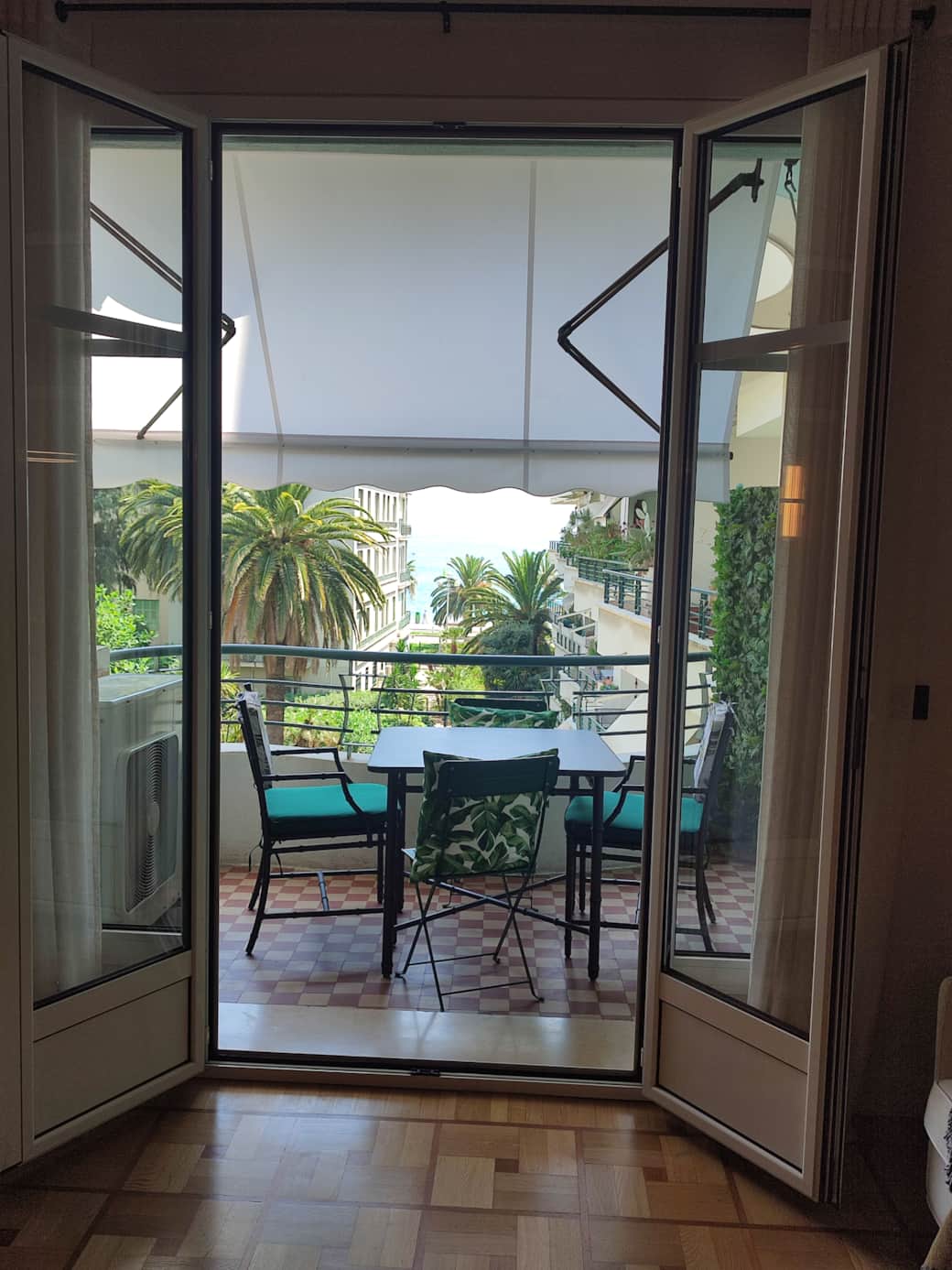 Quiet balcony with amazing views Quiet balcony with amazing views
