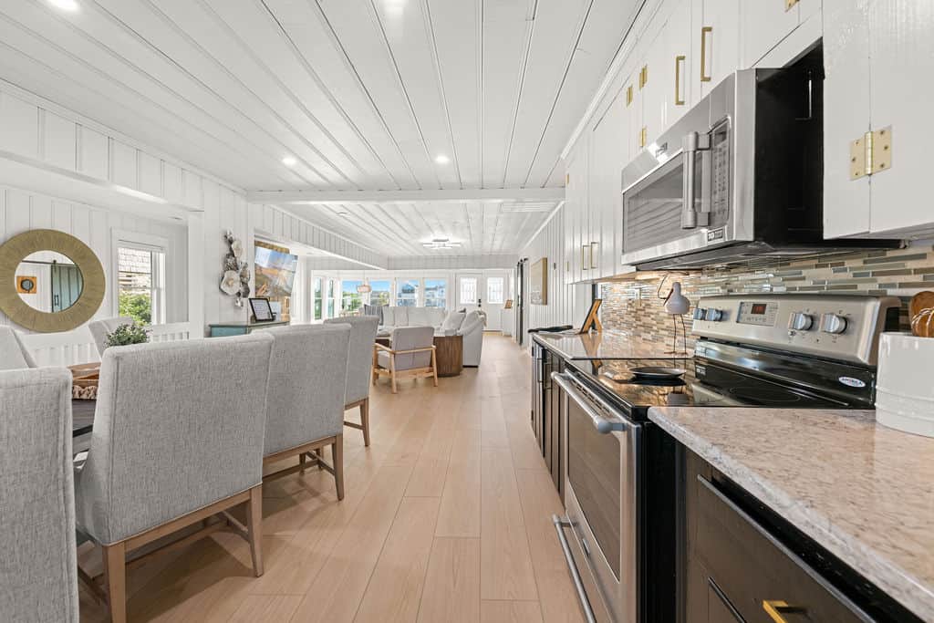 Eat In Kitchen