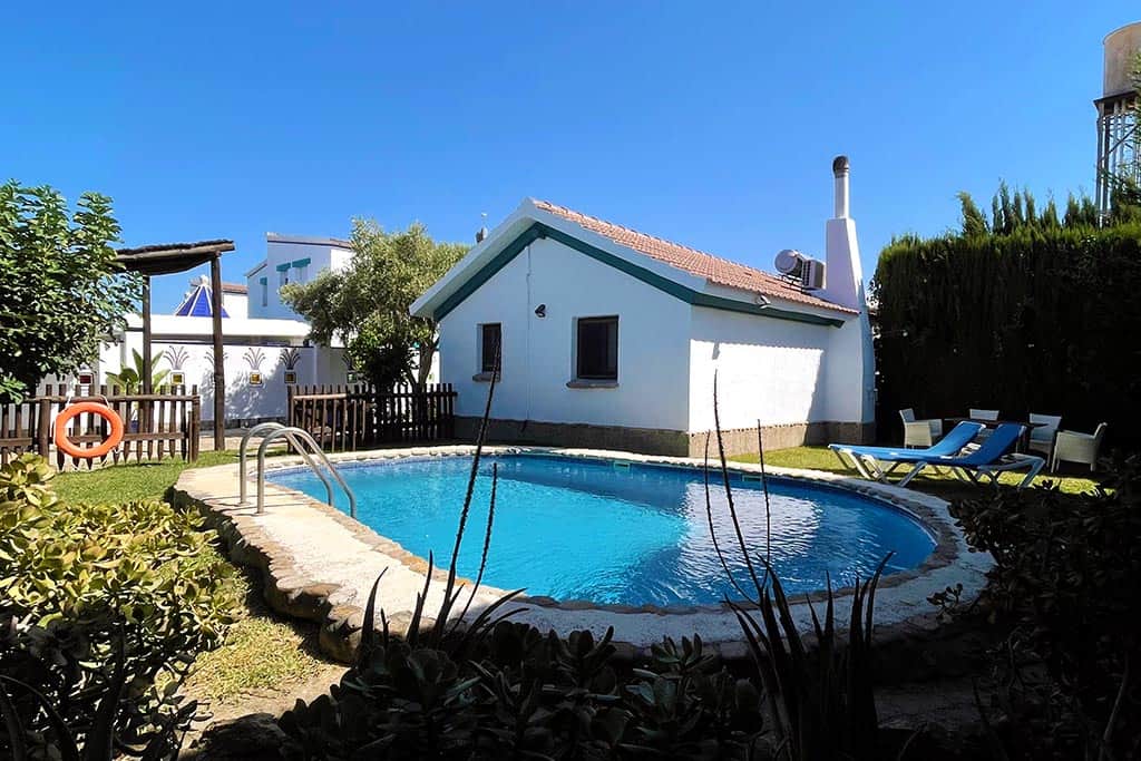 Piscina Comedor y Ducha Exterior