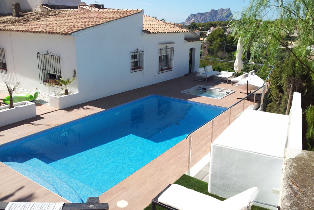 Pool & Spa