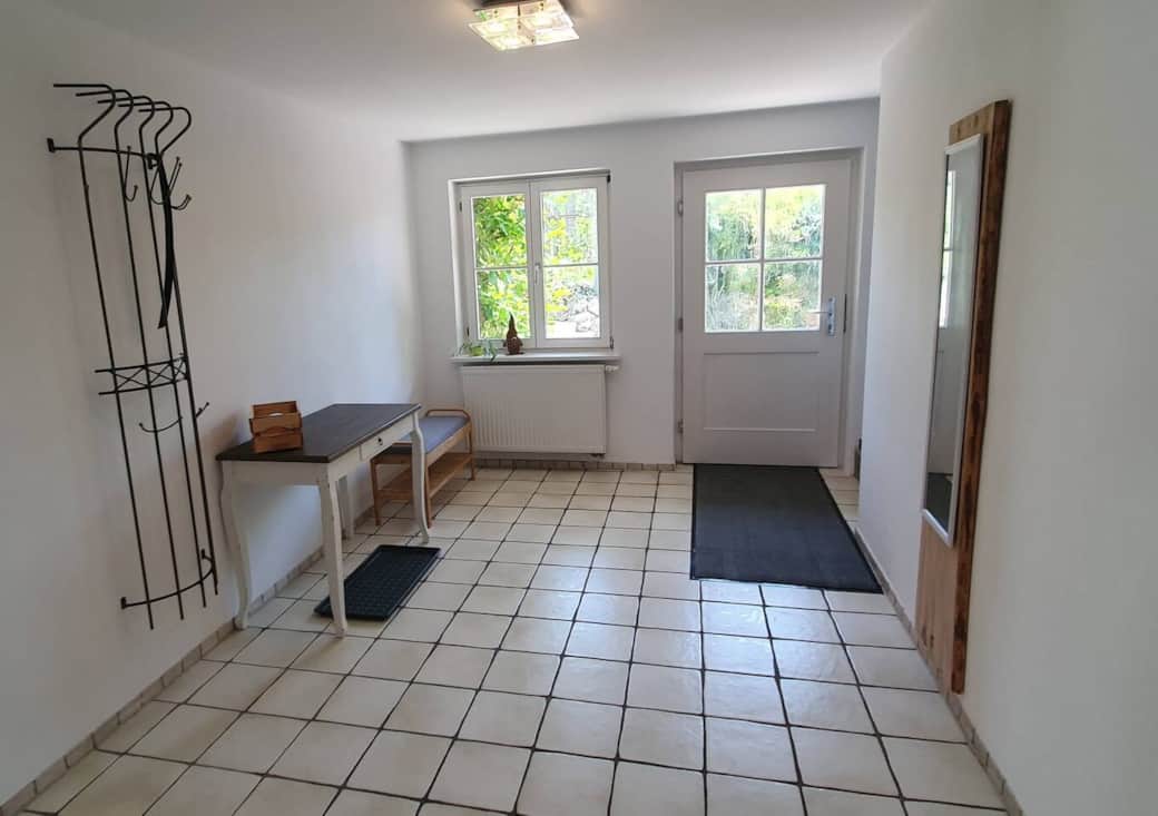 Eingangsbereich mit Garderobe in der Ferienwohnung Beckenhölzle Eingangsbereich mit Garderobe in der Ferienwohnung Beckenhölzle