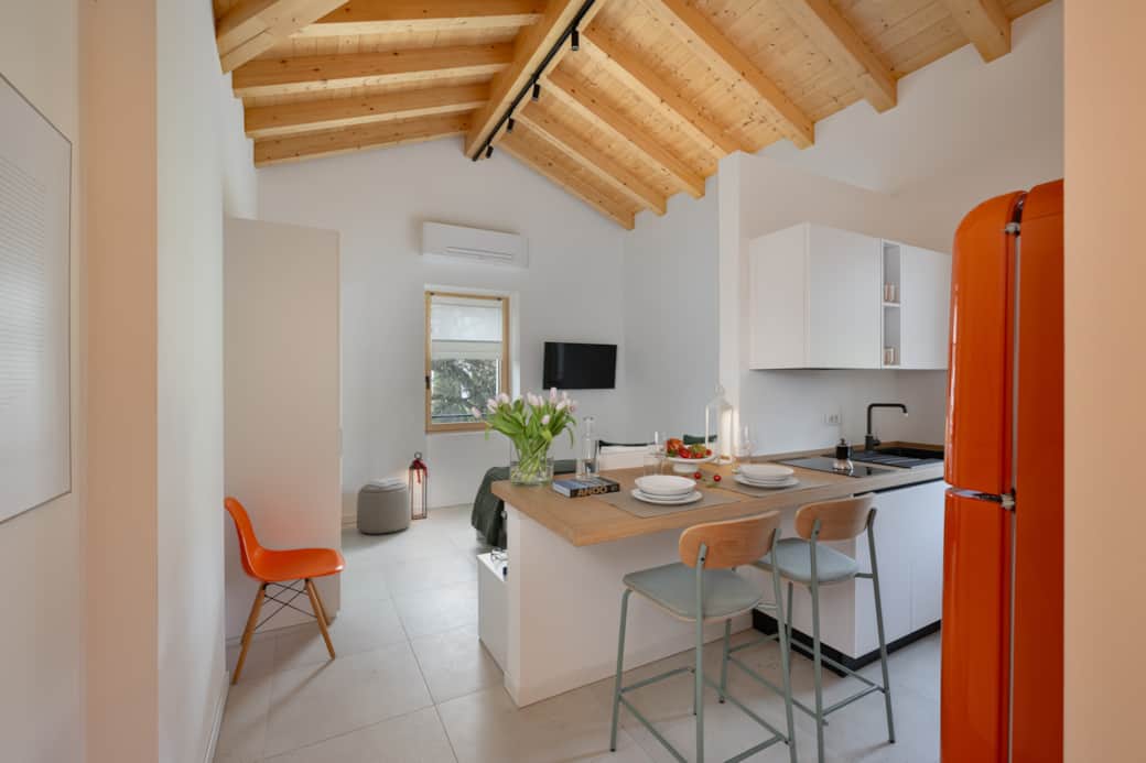 Kitchenette with peninsula